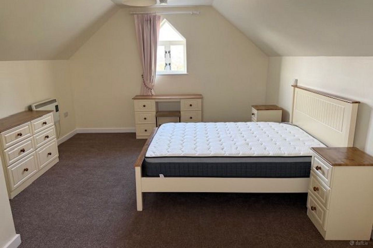 Blackhall, Termonfeckin, Drogheda, Clogherhead, Co. Louth is for rent on Daft.ie - photo 9 of 10