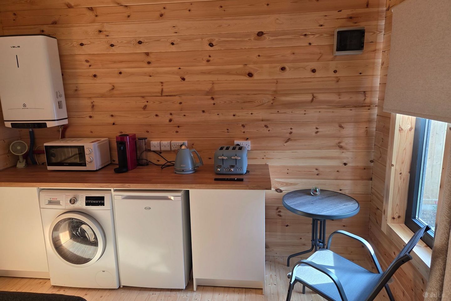 Castlefield Terrace, Greystones, Co. Wicklow, Delgany, Co. Wicklow is for rent on Daft.ie - photo 3 of 8