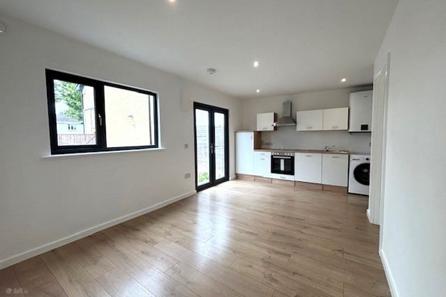 Lindisfarne Green, Clondalkin, Dublin 22 is for rent on Daft.ie - photo 3 of 9