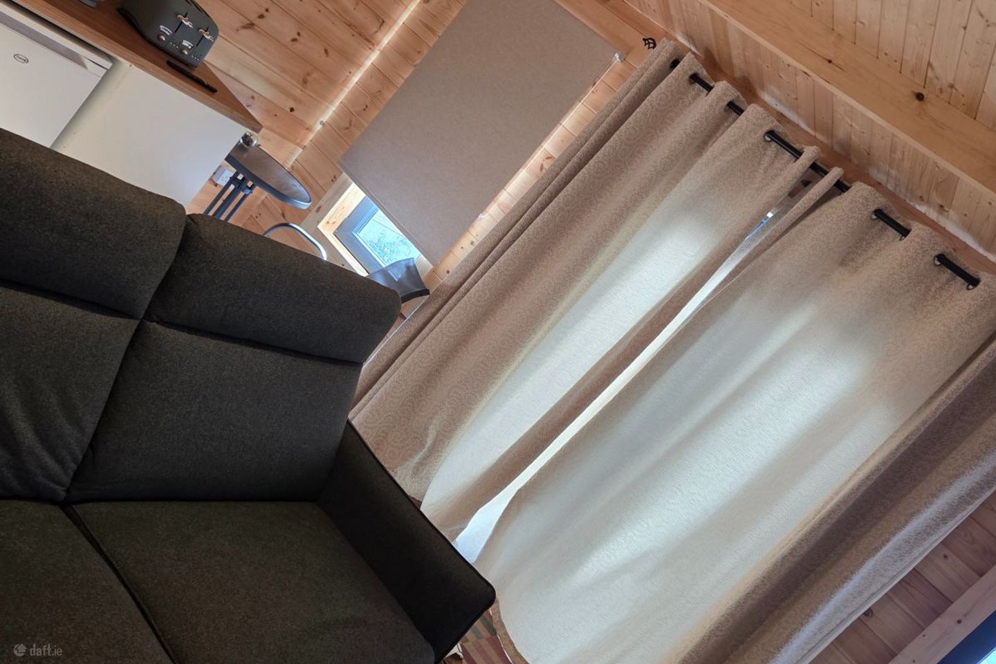 Castlefield Terrace, Greystones, Co. Wicklow, Delgany, Co. Wicklow is for rent on Daft.ie - photo 6 of 8