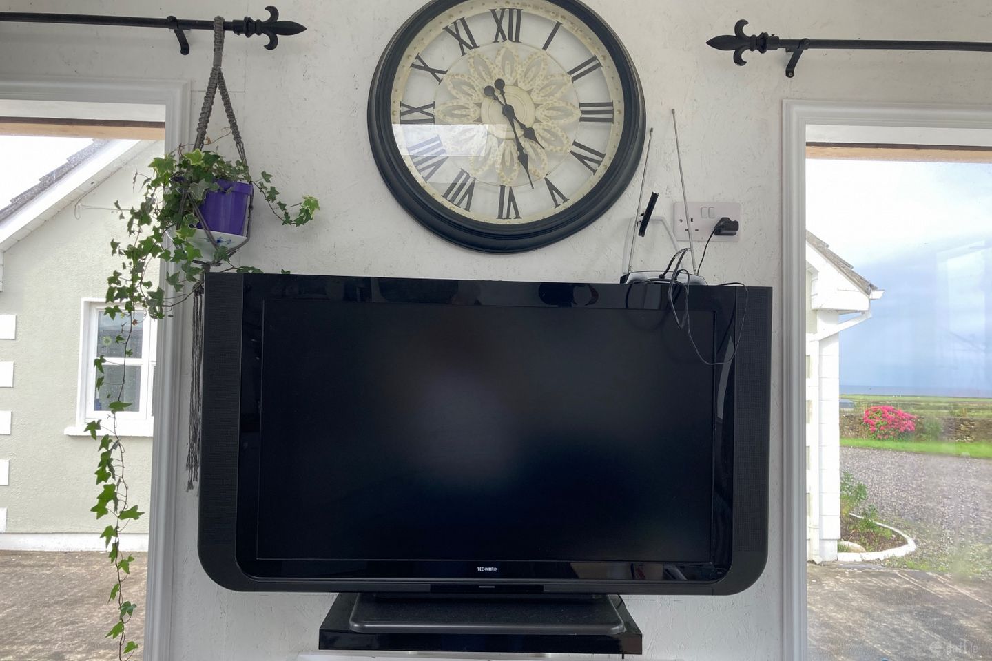 Gavin Engineering, Carrowmacbrien, Rathlee, Ballin, Easkey, Co. Sligo is for rent on Daft.ie - photo 6 of 15
