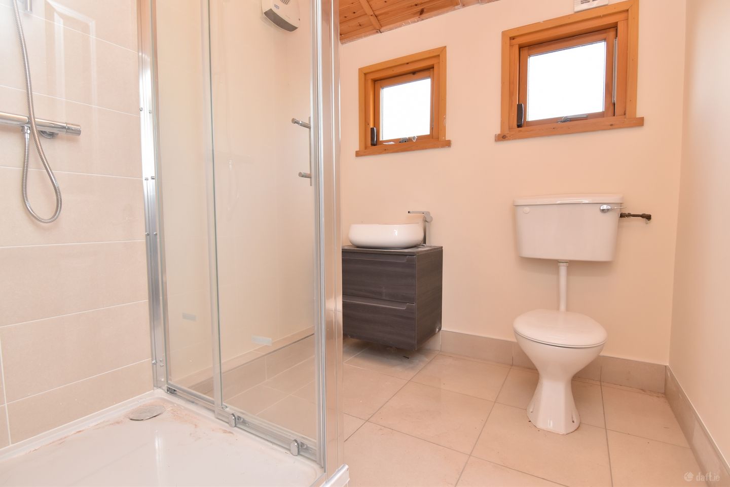 Colthurst Road, Lucan, Co. Dublin is for rent on Daft.ie - photo 3 of 4